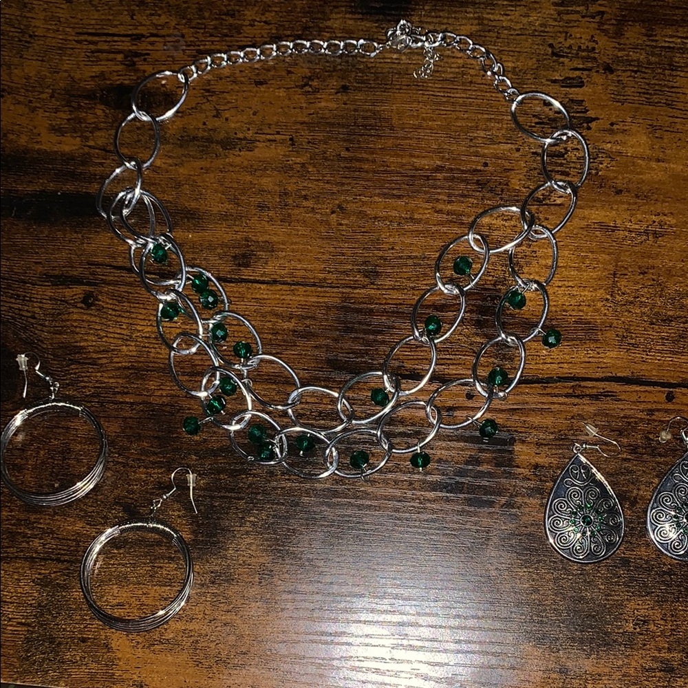 Elegant Silver and Green Necklace Set